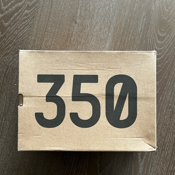 adidas Yeezy Boost 350 V2 - Picture 3 of 7